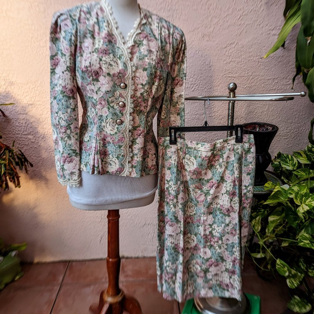 Vintage 1980's V.L.P Petites Union Label skirt suit